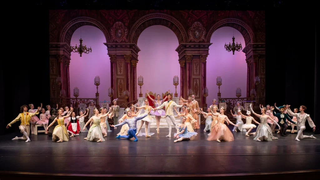 Fenton Ballet Theatre, dance studio in Fenton, MI